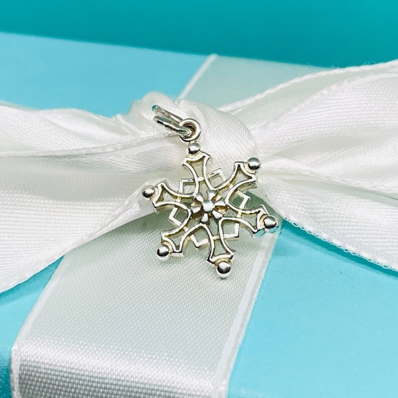Vintage Tiffany & Co .925 Silver Snowflake Charm rare retired w/ box - Picture 1 of 7